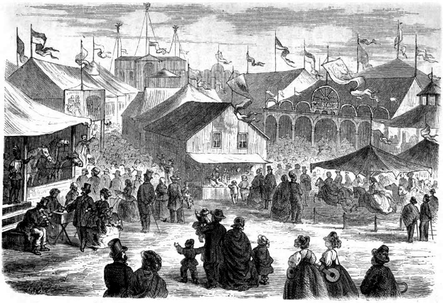 Eine Schwarz-Weiß-Zeichnung eines pulsierenden viktorianischen Volksfestes in London, England, mit einer Menge Menschen, Zelten, Gebäuden, Fahnen und Masten unter einem Himmel.