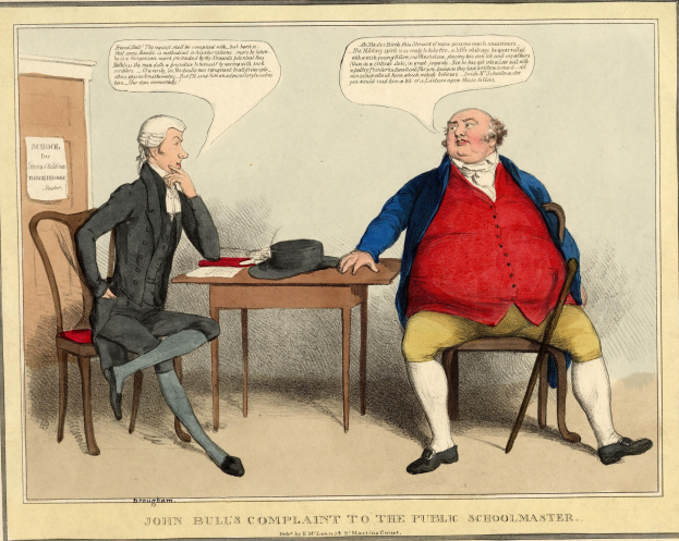 John Bull steht einer sitzenden Volksschullehrerin gegenüber einem Tisch mit Hut und Papieren, während eine weitere Person in der Nähe sitzt; eine Tür und ein Papier an der Wand sind im Hintergrund sichtbar.