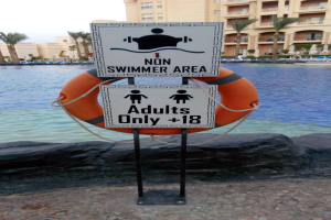 Schwimm-Meister fordern Bronze-Vorgabe für unter 16-Jährige in Öffentlichen Schwimmbädern